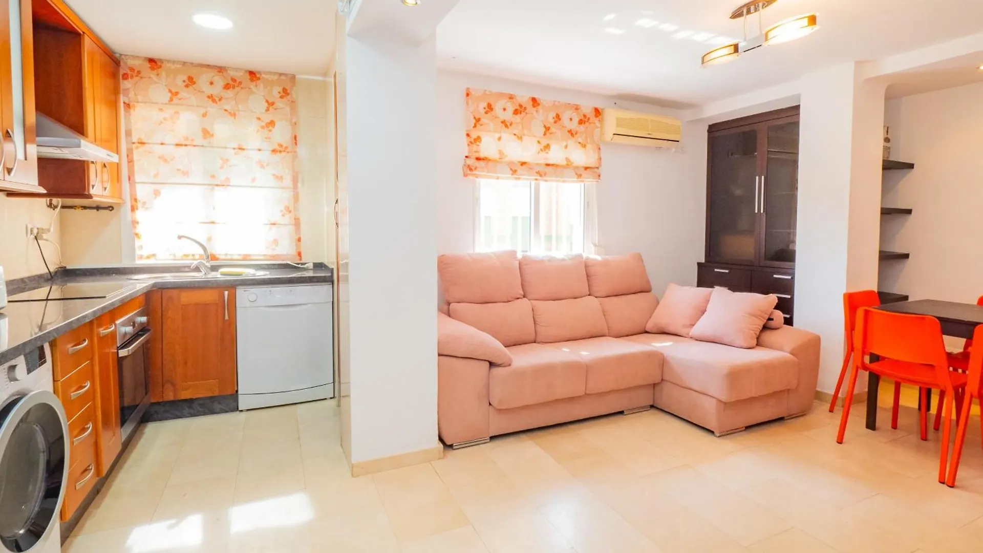 Cubo'S Tejares Malaga Apartment